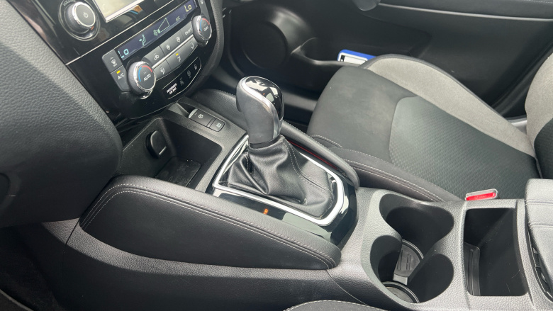 Nissan Qashqai 1.3 DiG-T 160 N-Connecta 5dr DCT Petrol Hatchback